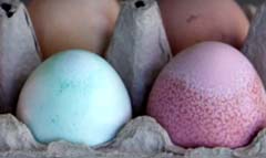 How to dye eggs naturally